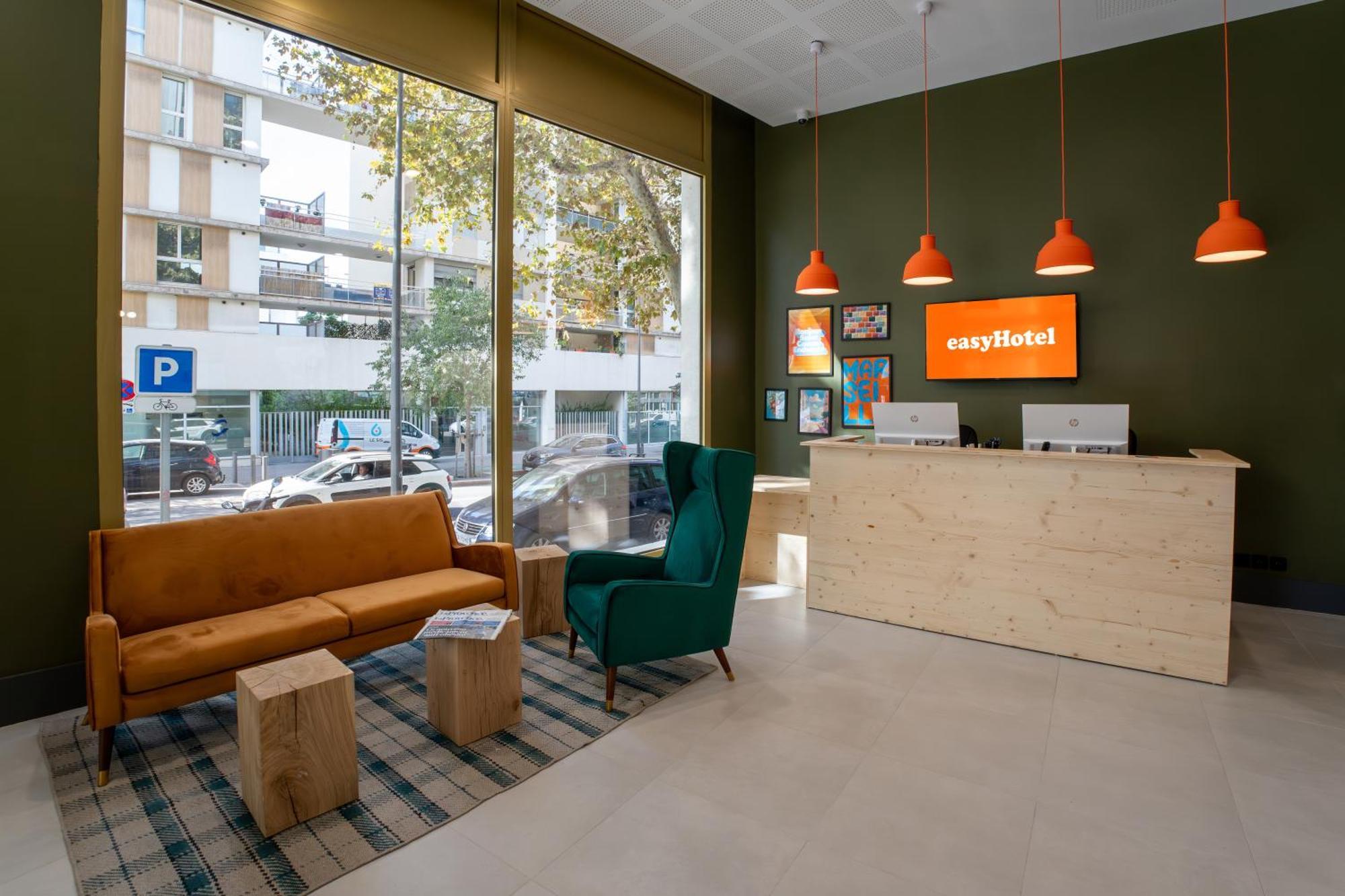 Easyhotel Marseille Euromed Exterior foto