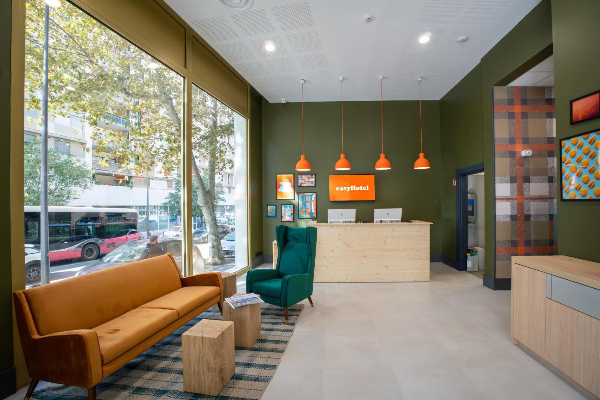 Easyhotel Marseille Euromed Exterior foto